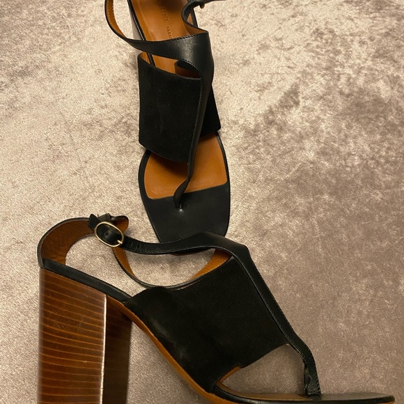 CELINE
Suede T-Strap Sandals
Size: 39.5 - Picture 2 of 5